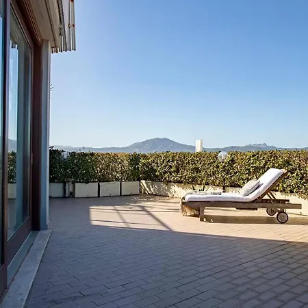 Sunny Rooftop Loft With Gorgeous Views Of Daire
