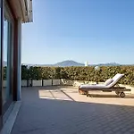 Sunny Rooftop Loft With Gorgeous Views Of Lejlighed