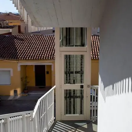 Sunny Rooftop Loft With Gorgeous Views Of Όλμπια