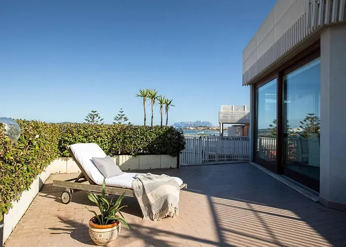 Sunny Rooftop Loft With Gorgeous Views Of 아파트