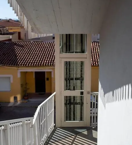 Sunny Rooftop Loft With Gorgeous Views Of 올비아